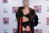 Lady Gaga estrena "Artpop" antes de lo pensado