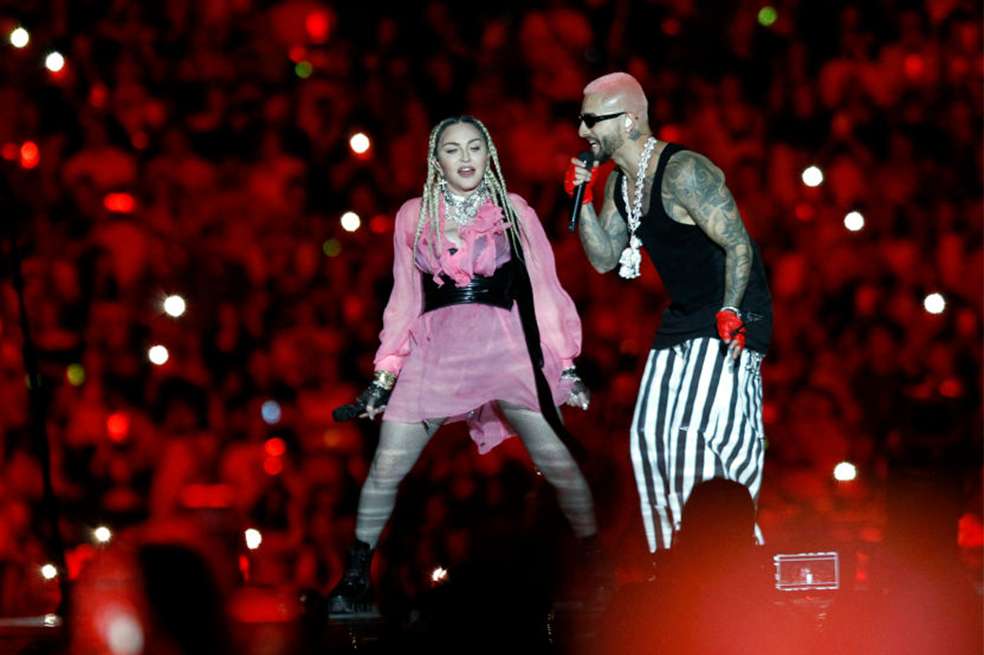 Maluma no estuvo tranquilo hasta ver a Madonna en el escenario.
