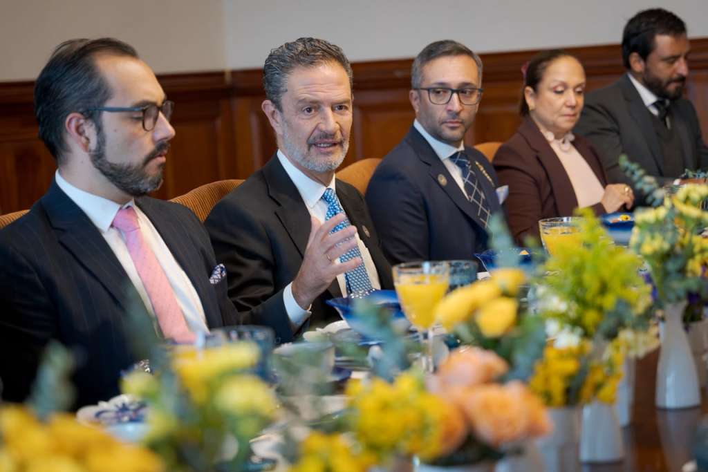 Omar Bula y Comisión Segunda de Senado.