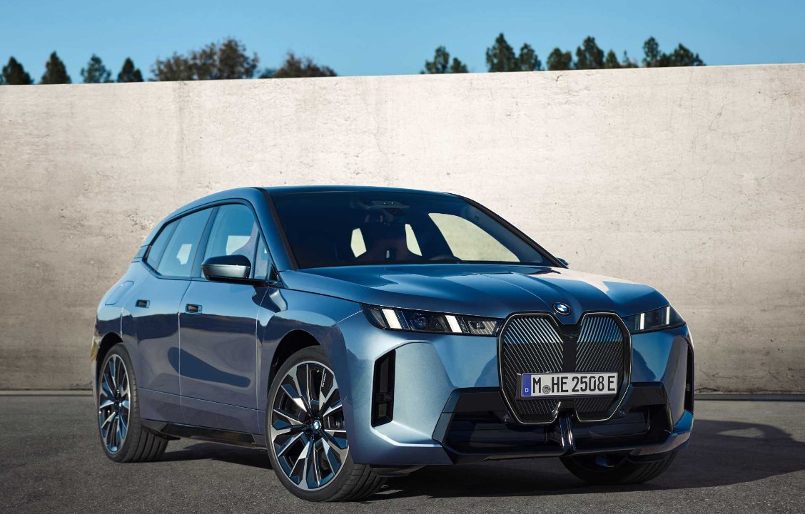BMW iX