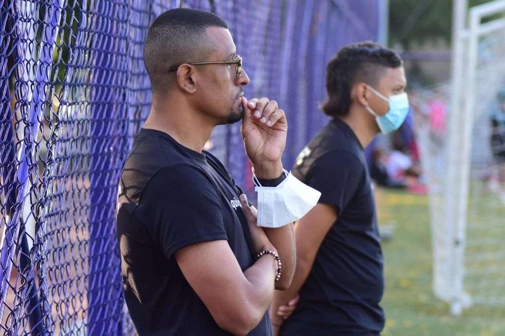 Farid Díaz durante su primer entrenamiento con Equipo Azul FC.