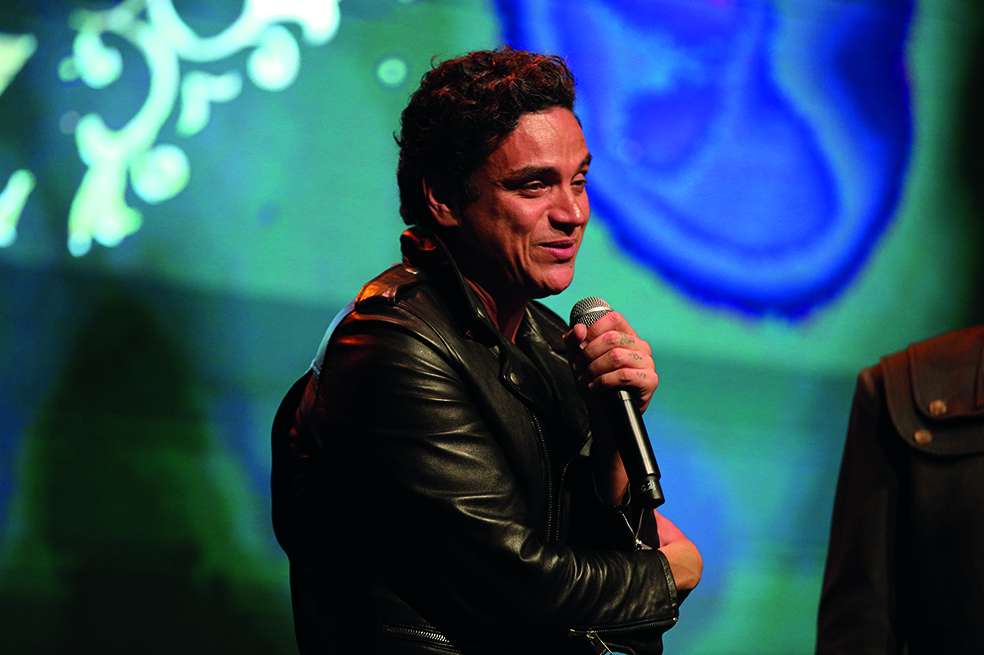 El cantante de vallenato Silvestre Dangond no aguantó el llanto durante la presentación de la serie.