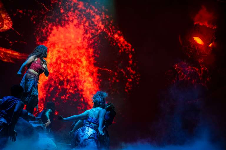 Los visitantes experimentarán la historia de Moana como nunca antes, mostrando nuevas canciones, titiriteros a gran escala y efectos especiales innovadores.