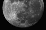 Un satélite de observación terrestre se gira para ver la Luna