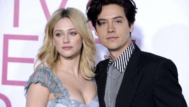 La química entre los dos actores empezó a notarse desde que empezaron a filmar la serie de Netflix "Riverdale".
