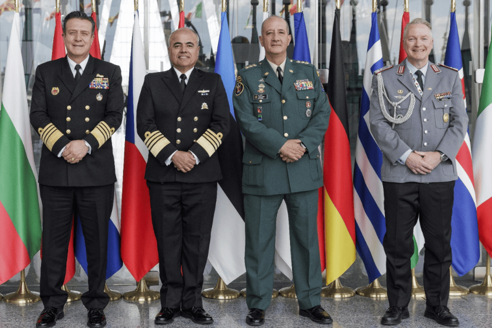 La comitiva de Colombia en la reunión de la OTAN estuvo liderada por el almirante Francisco Cubides, comandante general de las Fuerzas Militares.