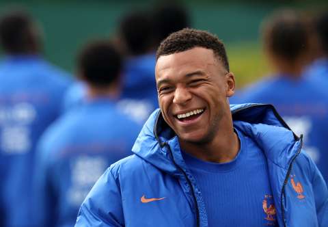 Kylian Mbappé: cuántos años tiene, pareja, estudios, fortuna y más del jugador de Francia
