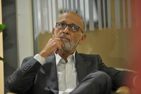 El hombre que defiende la revolución de la vejez