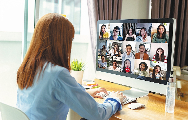Podemos pensar en una internacionalización virtual como un proceso que fomenta la integración de las dimensiones internacional e intercultural.