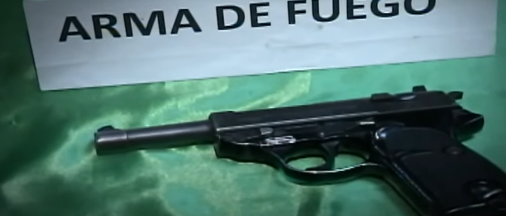 Arma con que ciudadano intentó defenderse.