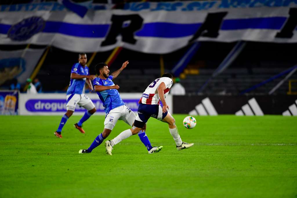 Partido entre Millonarios y Junior en el Estadio El Campin de Bogotá