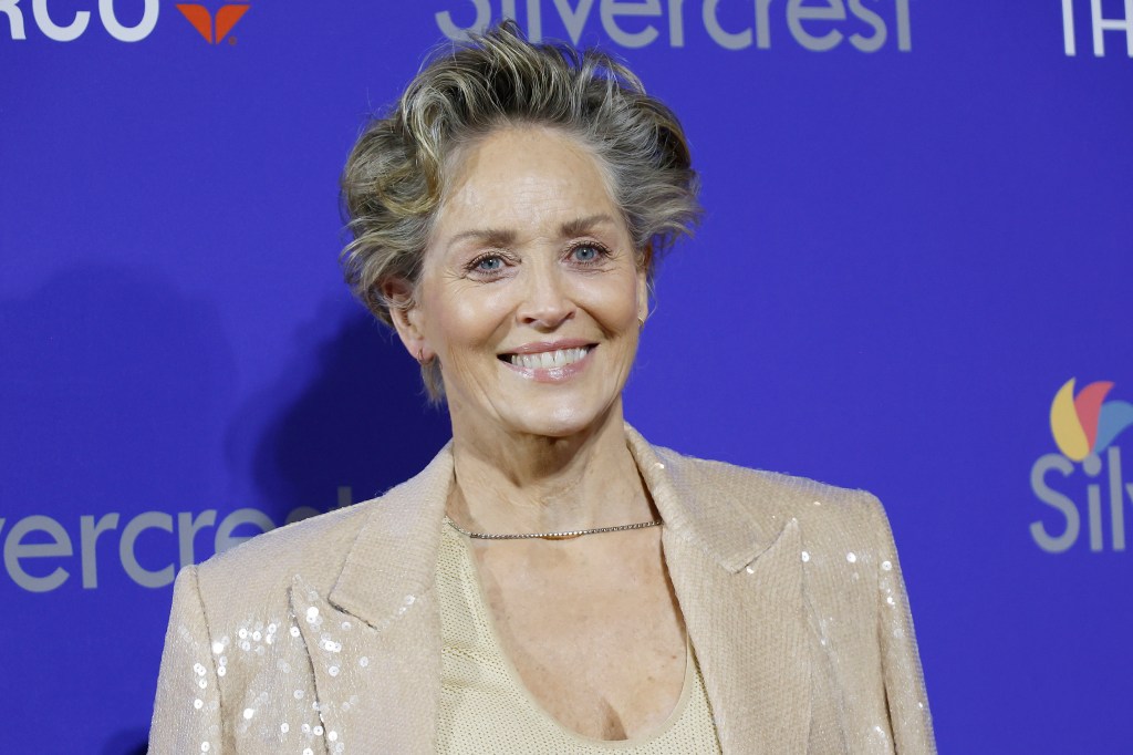 Palm Springs (United States), 04/01/2025.- Sharon Stone poses on the red carpet at the 2025 Palm Springs International Film Festival Awards Night Gala at the Palm Springs Convention Center in Palm Springs, California, USA, 03 January 2025. (Cine, Cine) EFE/EPA/NINA PROMMER