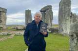 Ken Follett reconstruyó el día en que se erigió Stonehenge en su nuevo libro: “El círculo de los días”