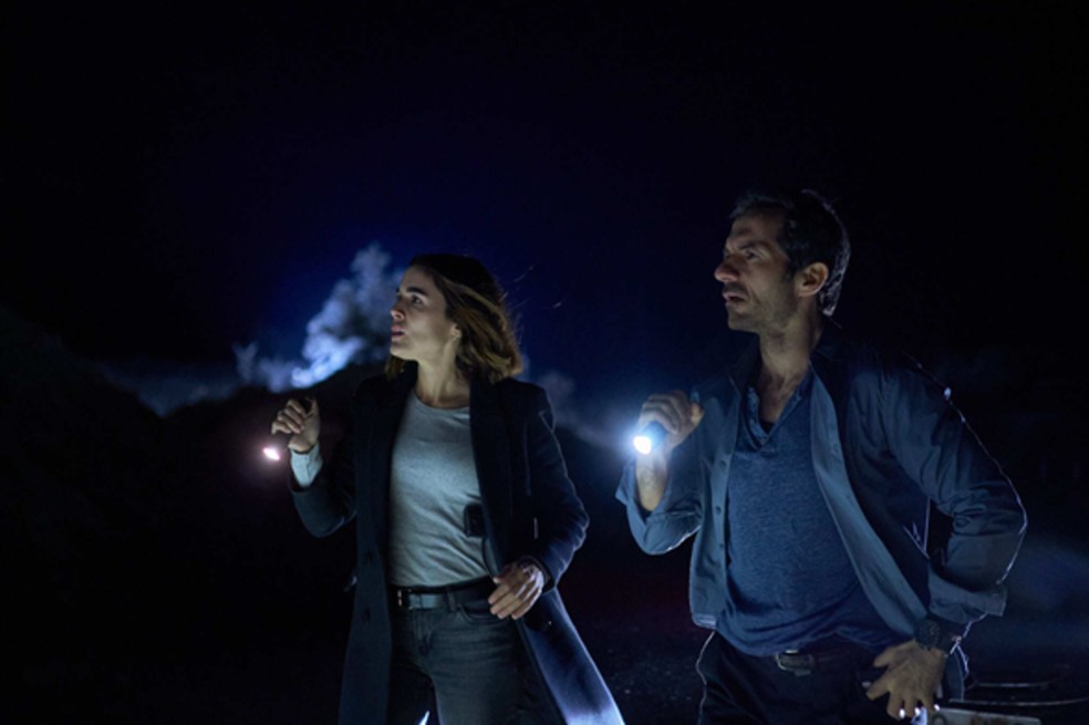 "Parot" es protagonizada por Adriana Ugarte, Javier Albalá, Ivan Massagué, Blanca Portillo, Patricia Vico y Michel Brown, creada por Pilar Nadal y dirigida por Rafael Montesinos y Gustavo Ron.