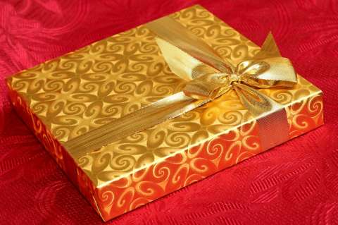 Santos dio regalo de Navidad a niño que prefirió conocerlo antes que recibir uno