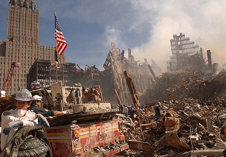 Descalzos y sin mirar atrás, huían del horror: son los recuerdos del 11-S