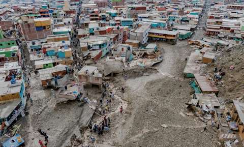 Continúan los trabajos de rescate tras los deslaves en el sur y centro de Perú