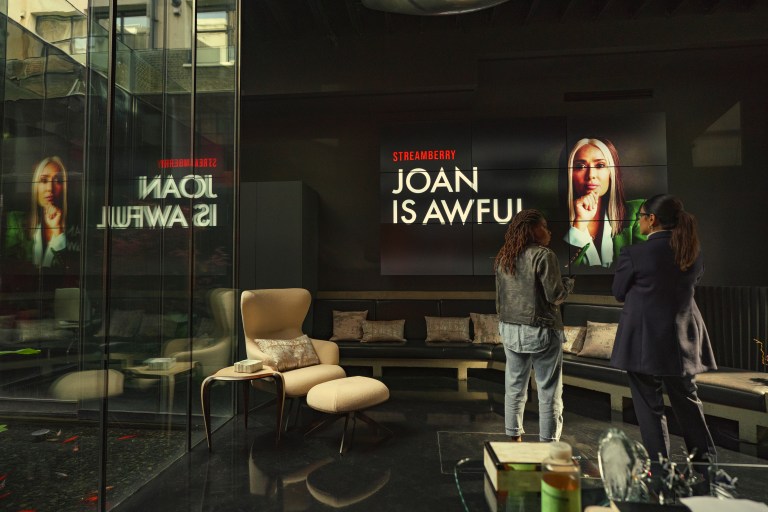 “Black Mirror”: Paul Giamatti y Emma Corrin entre el elenco para la temporada 7