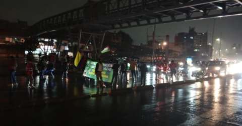 Noche de manifestaciones en Bogotá tras hundimiento de la consulta popular
