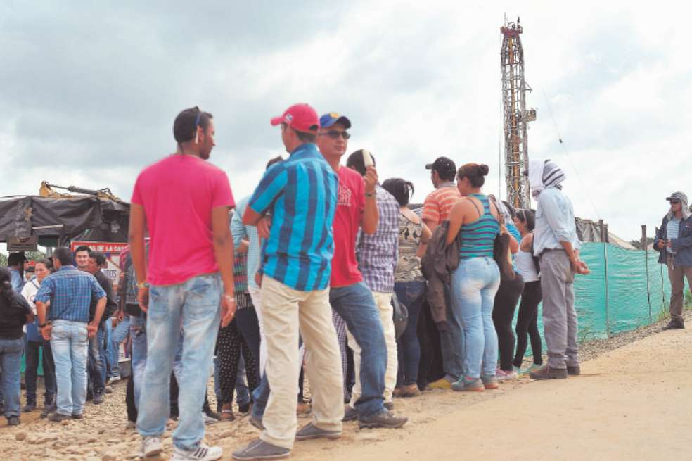 La tradición mostraba que los indígenas se enfrentaban a las compañías petroleras. Ahora es con la Unión Sindical Obrera. Protestas similares a esta revivieron en las últimas semanas. / Archivo El Espectador