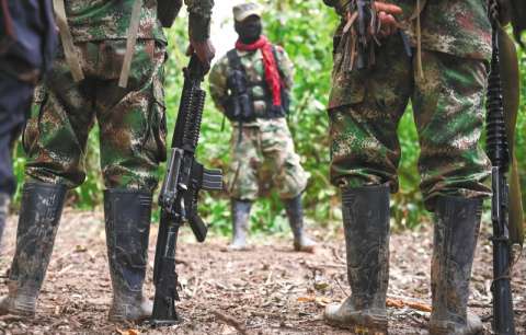 Dos soldados muertos y tres heridos tras ataque armado en Saravena: apuntan al ELN