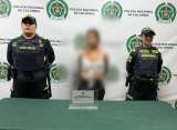 Mujer que mordió a patrullera de la Policía deberá responder por varios delitos