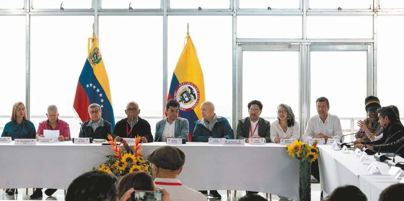 Las delegaciones confirmaron que la sede de los diálogos rotará entre los países garantes: Cuba, Venezuela y Noruega.