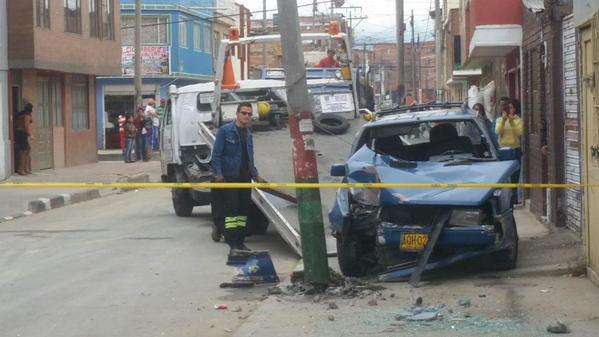 Así quedó el vehículo tras el accidente. /Tomada de Twitter @RedMasNoticias