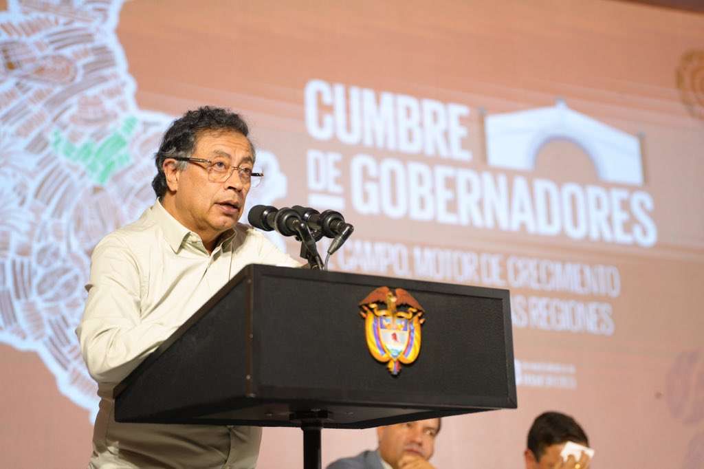 Gustavo se dirigió a los gobernadores del país en la cumbre dirigida por el FND.