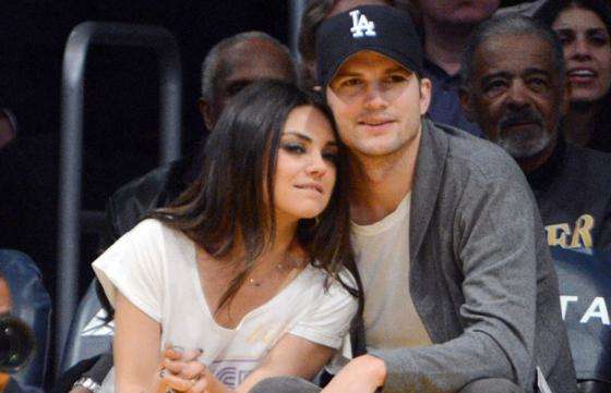 Mila Kunis y Ashton Kutcher quieren casarse en Inglaterra