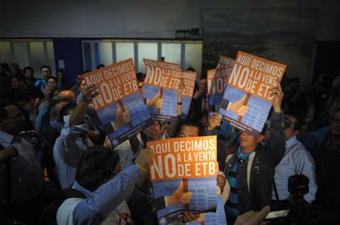 Medidas cautelares: la esperanza de opositores para frenar venta de la ETB