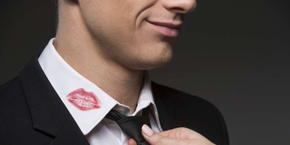 Ocho cosas que los hombres infieles le dicen a sus parejas