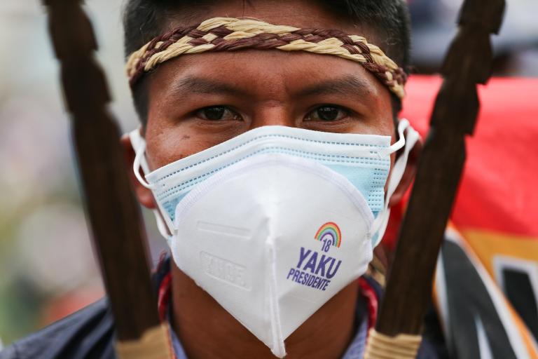 Los indígenas, un voto tan decisivo como dividido en Ecuador