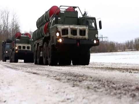 Rusia inicia ejercicios militares en Bielorrusia en plena crisis con Ucrania