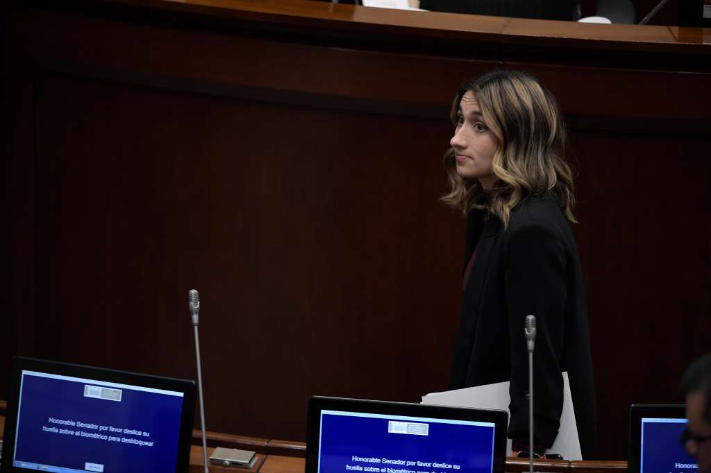 Directora del Dapre, durante debate de control político en su contra.