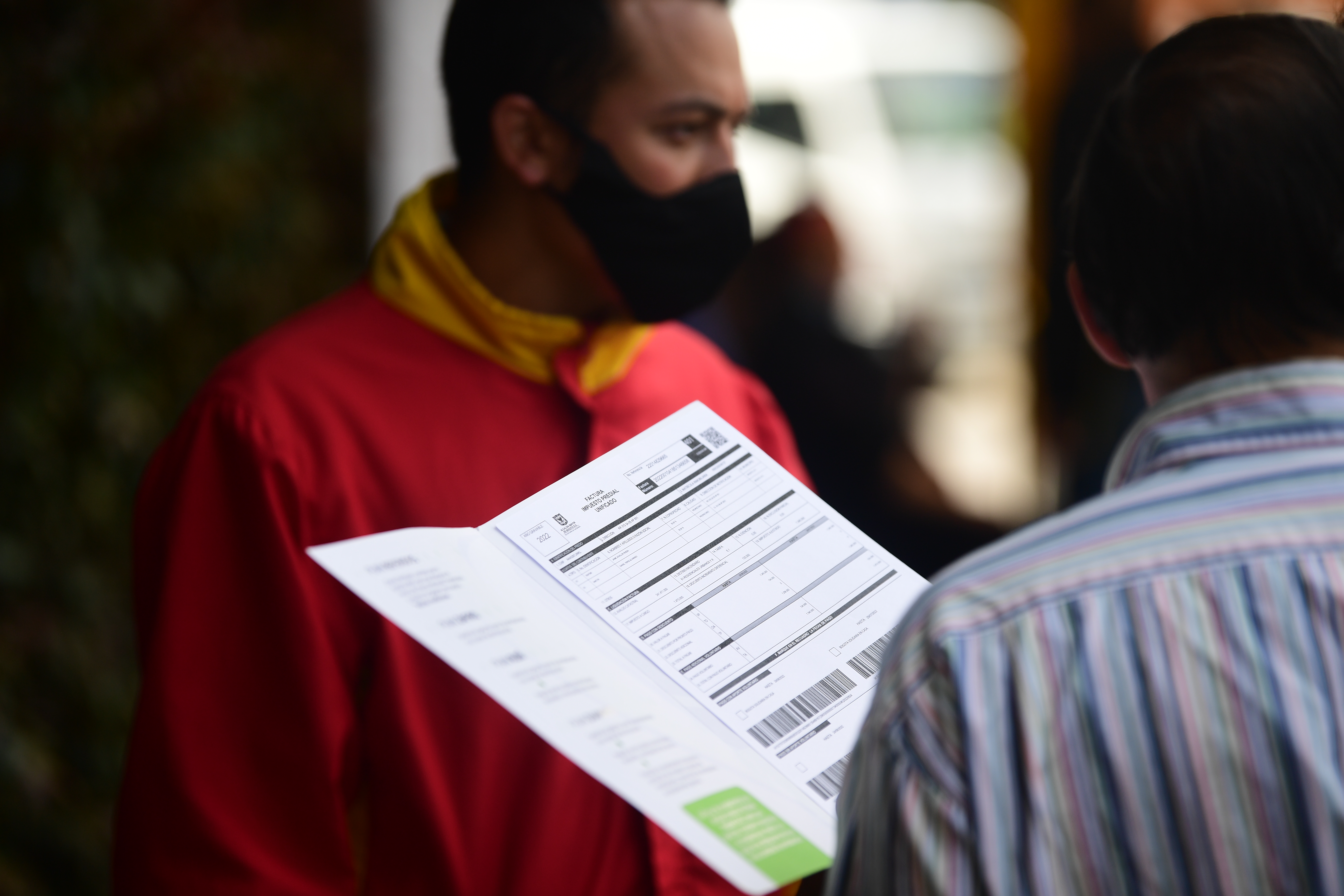 Filas durante el último día de pago del predial en la capital
