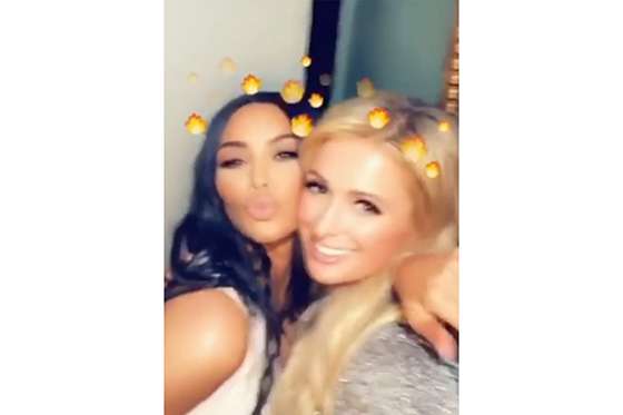 Kim Kardashian y Paris Hilton en una de las fotos del cumpleaños de la segunda (c) Instagram. / Bang Showbiz