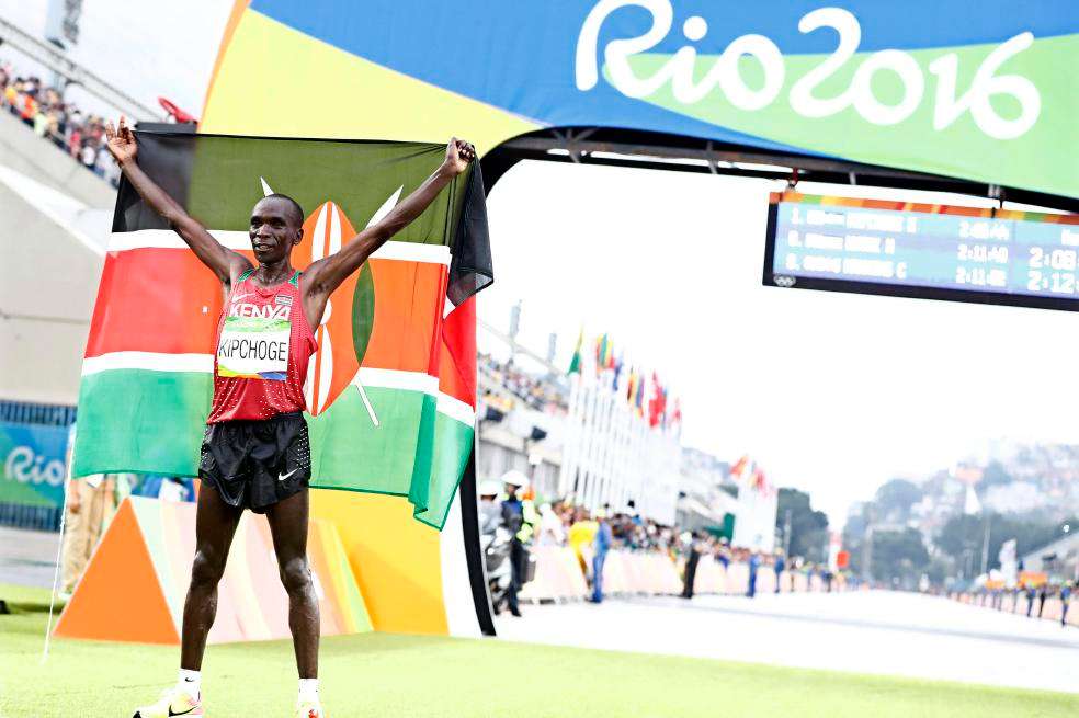 El keniano Eliud Kipchoge ganó ayer el maratón de los Olímpicos de Río 2016. / EFE