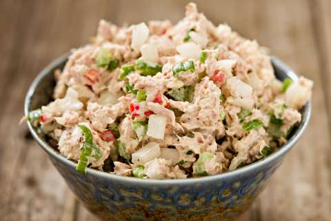 Ensalada cremosa de atún y pepino: receta fácil y rápida para el almuerzo o la cena