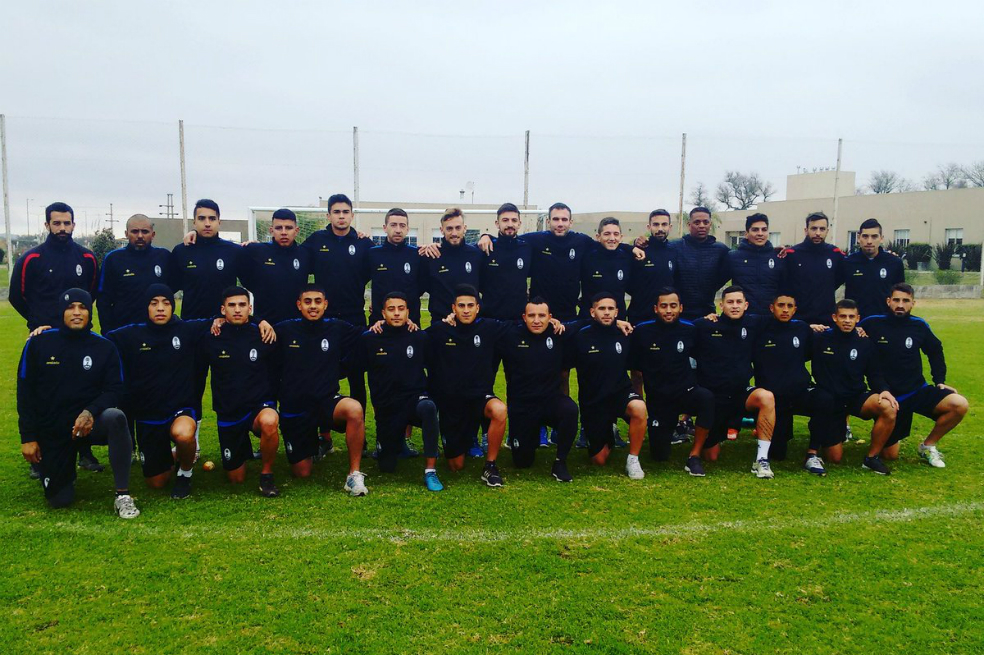 El primer partido oficial ante un equipo de primera se dio también en la Copa Argentina contra Estudiantes de La Plata en 2016. / @Laotrapasion
