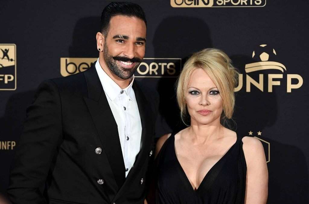 Según la revista de prensa rosa Paris Match el idilio entre Pamela Anderson y Adil Rami, 18 años menor que ella, comenzó en 2017 durante el Gran Premio de Fórmula 1 de Mónaco. / AFP