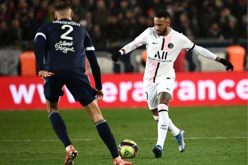 Neymar, autor del doblete ante Bordeaux.