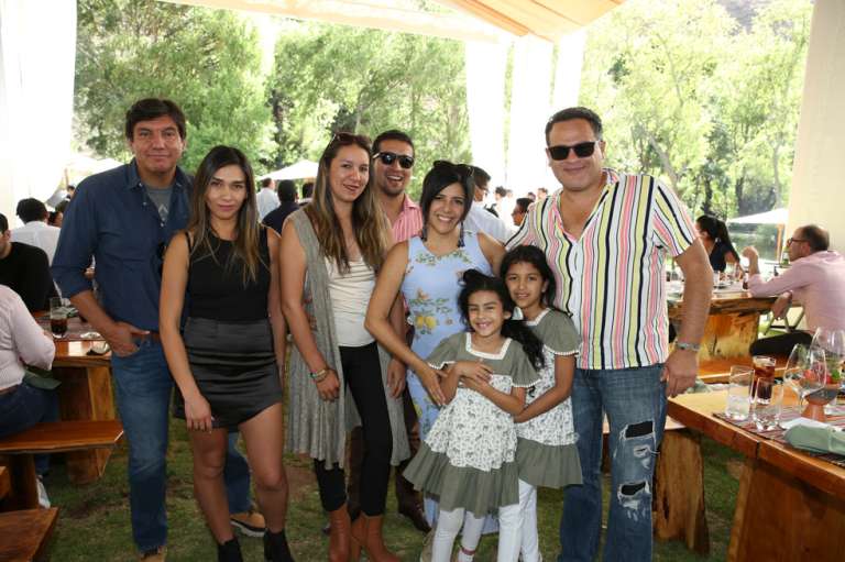 Javier Montes, Vanessa Cussi, Frida Velarde, Alvaro Muñoz,  Claudia Relayze, Jorge Ramos, Julieta y Letizia