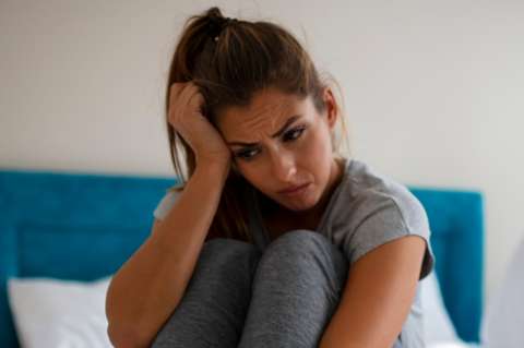 Poses sexistas que ha normalizado el porno y que podrían estar dañando tu relación