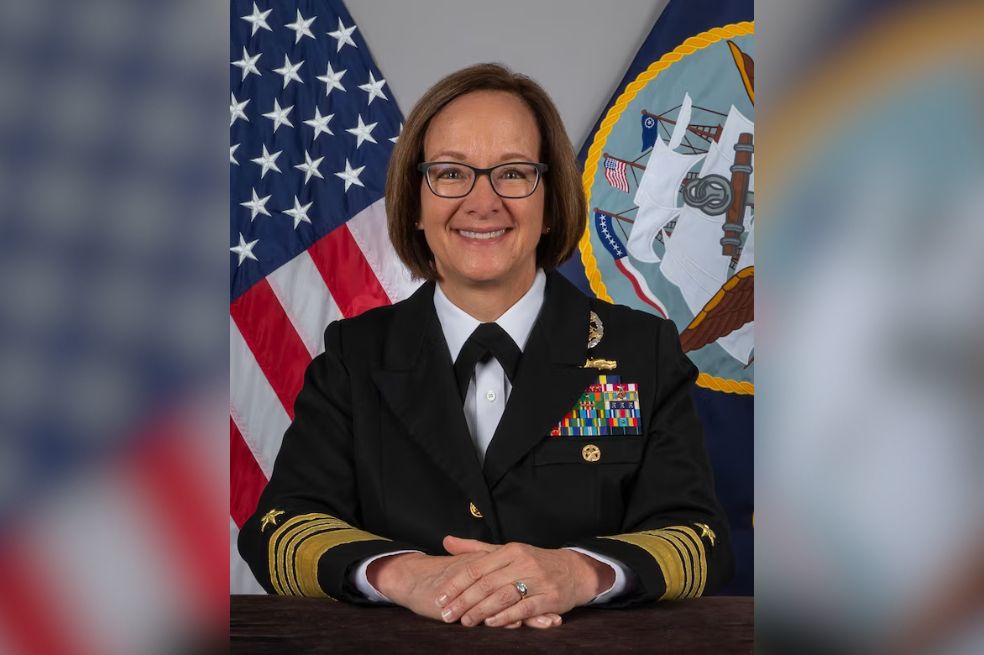 El Departamento de Defensa de Estados Unidos presenta a la almirante relatando que: "Recibió su comisión en 1985 a través del Programa del Cuerpo de Entrenamiento de Oficiales de la Reserva Naval en la Universidad Northwestern, donde recibió una Licenciatura en Ciencias en Periodismo. También asistió al Naval War College y tiene una maestría en gestión organizacional de la Universidad de Phoenix".