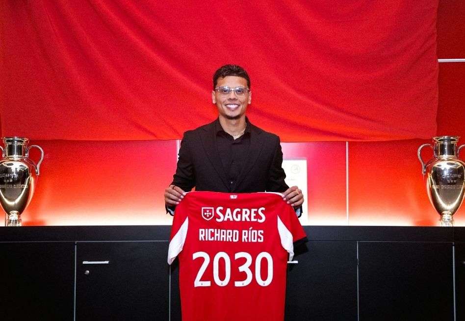 Richard Ríos ya viste de rojo: primeras imágenes del nuevo fichaje del Benfica