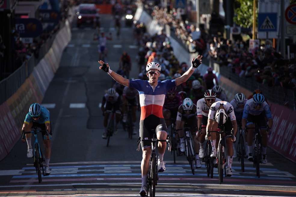 El campeón francés es ahora el líder de la clasificación por puntos de la carrera.