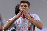 Gerrard le pide a Suárez que siga un año más en Liverpool