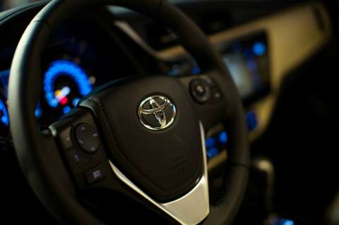 Toyota llama a algunos de sus carros en Colombia para cambio de airbags Takata