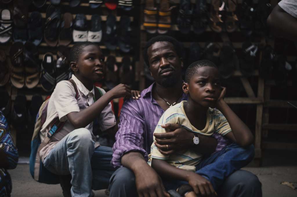 "My Father's Shadow" también participó en el Festival Internacional de Cine de Cannes y recibió una mención especial en la categoría "Un certain regard".
